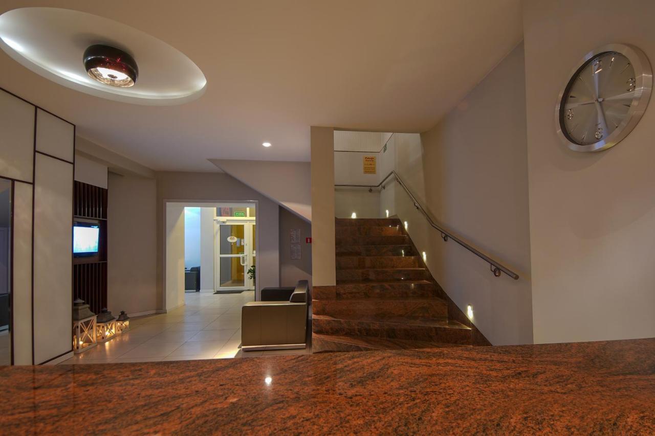 Hotel Sara Koło Екстериор снимка